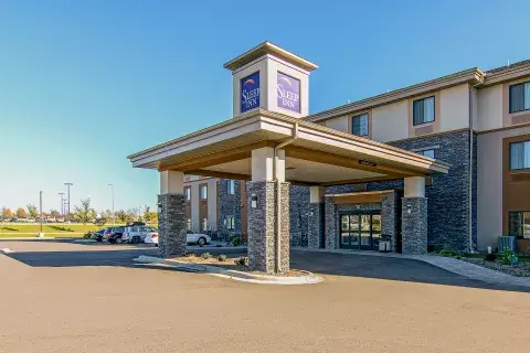 Sleep-Inn-Suites